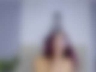 britanny-18's Live Sex Cam Show