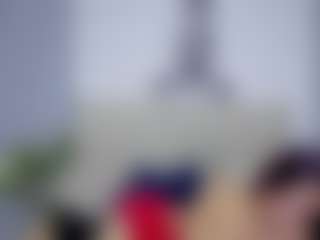 britanny-18's Live Sex Cam Show