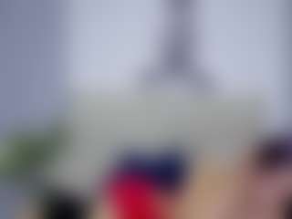 britanny-18's Live Sex Cam Show