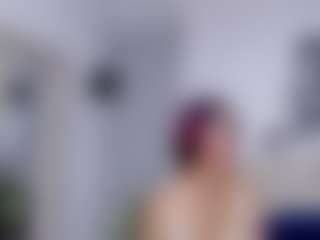 britanny-18's Live Sex Cam Show