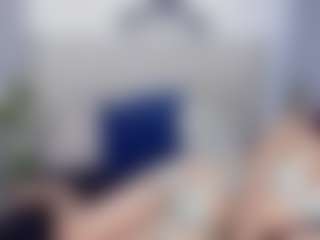 Live-Cam-Show mit britanny-18 - Tease Red Hair auf Camsoda