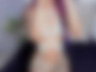 britanny-18's Live Sex Cam Show