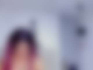 britanny-18's Live Sex Cam Show
