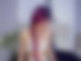 britanny-18's Live Sex Cam Show