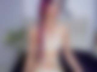 britanny-18's Live Sex Cam Show