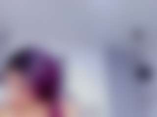 britanny-18's Live Sex Cam Show
