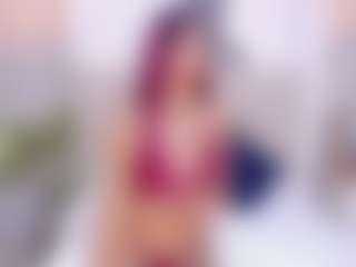 britanny-18's Live Sex Cam Show