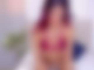 britanny-18's Live Sex Cam Show