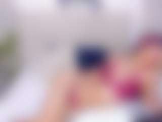 britanny-18's Live Sex Cam Show