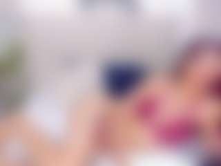 britanny-18's Live Sex Cam Show
