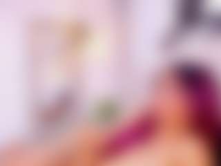 britanny-18's Live Sex Cam Show
