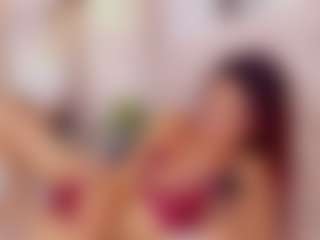britanny-18's Live Sex Cam Show