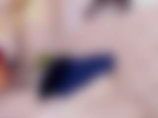 britanny-18's Live Sex Cam Show