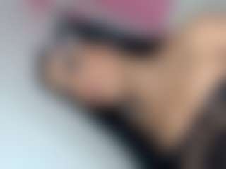 Live cam show with daniathompson - Colombia on Fling VIP Chat