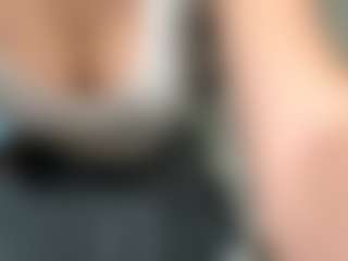 Live cam show with LILI - Public Brown Hair on Fling VIP Chat