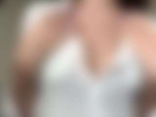 Live cam show with LILI - Facial Piercings on Camsoda