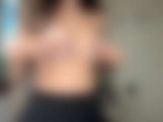 Live cam show with LILI - Brown Hair on boobsie.com