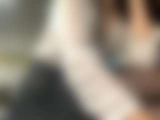Live cam show with LILI - Public Brown Hair on TastyBlacksLive