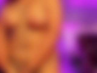 Live cam show with Eva - Public Toys on Hubzter Live