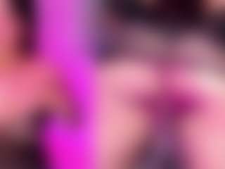 Live cam show with KiaraMae - Red Hair Dildo on Camsoda