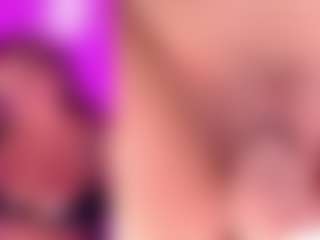 Live cam show with LillyCupcake - Brown Eyes Big Tits on CamSextacy