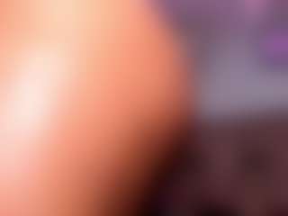 Live cam show with LillyCupcake - HD on Hubzter Live