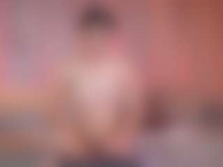 Live cam show with Ari - Brown Hair on Milfs Live
