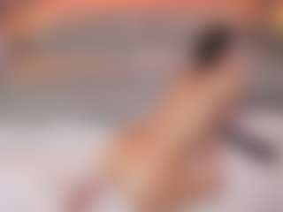 Live cam show with Ari - Brown Hair on live18s.com