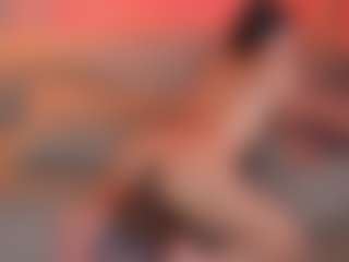 Live cam show with Ari - Amateur Brown Hair on Camsoda