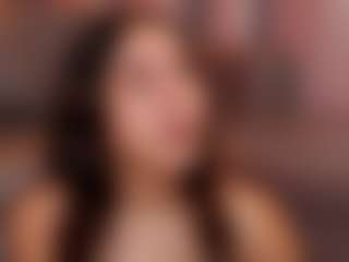 Live cam show with Ari - Brown Hair on CamwithHer
