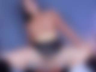 MiaHills's Live Sex Cam Show