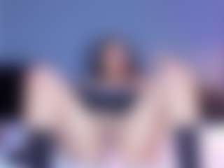 MiaHills's Live Sex Cam Show
