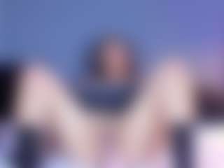 MiaHills's Live Sex Cam Show