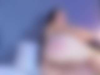 MiaHills's Live Sex Cam Show