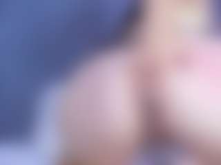 MiaHills's Live Sex Cam Show