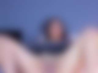 MiaHills's Live Sex Cam Show