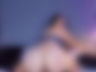 MiaHills's Live Sex Cam Show