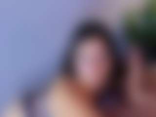MiaHills's Live Sex Cam Show
