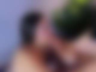 MiaHills's Live Sex Cam Show