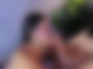 MiaHills's Live Sex Cam Show