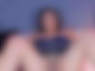 MiaHills's Live Sex Cam Show