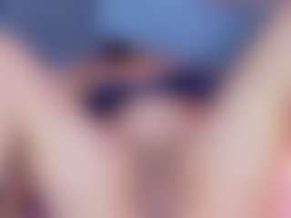 MiaHills's Live Sex Cam Show