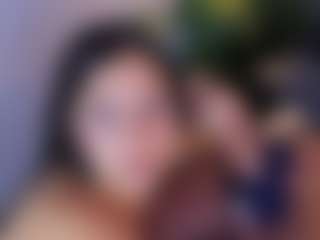 MiaHills's Live Sex Cam Show