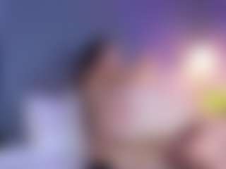 MiaHills's Live Sex Cam Show