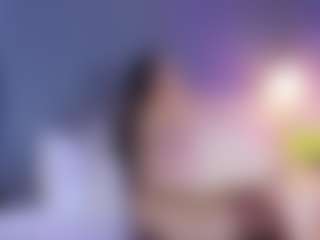 MiaHills's Live Sex Cam Show