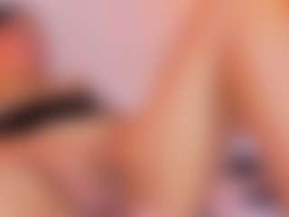 MiaHills's Live Sex Cam Show