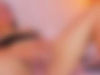 MiaHills's Live Sex Cam Show