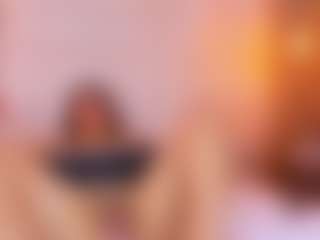 MiaHills's Live Sex Cam Show