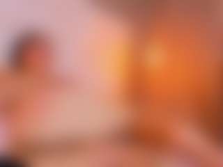 MiaHills's Live Sex Cam Show