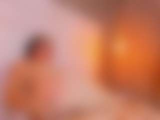 MiaHills's Live Sex Cam Show